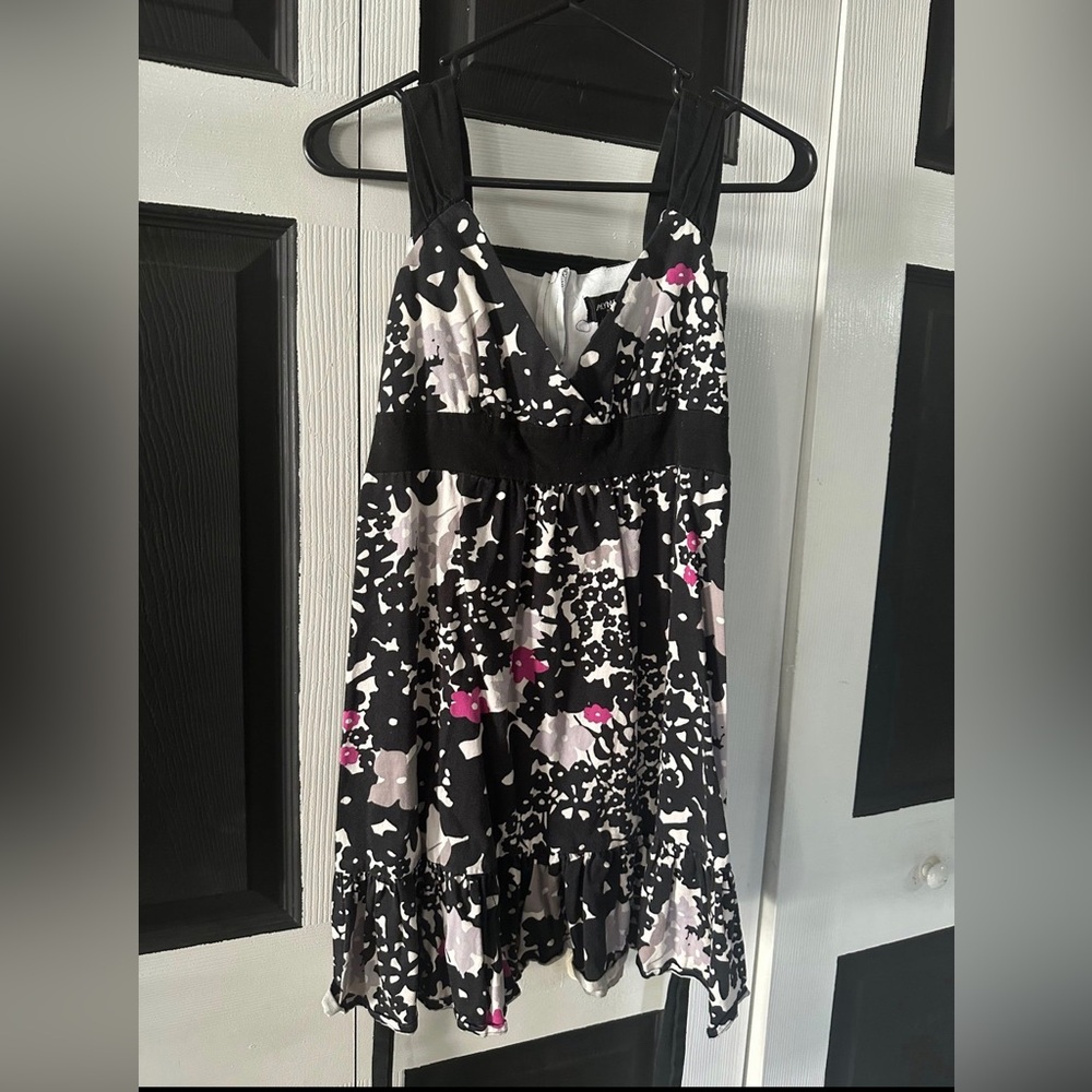 Women’s alyn Paige New York vintage floral mini dress!